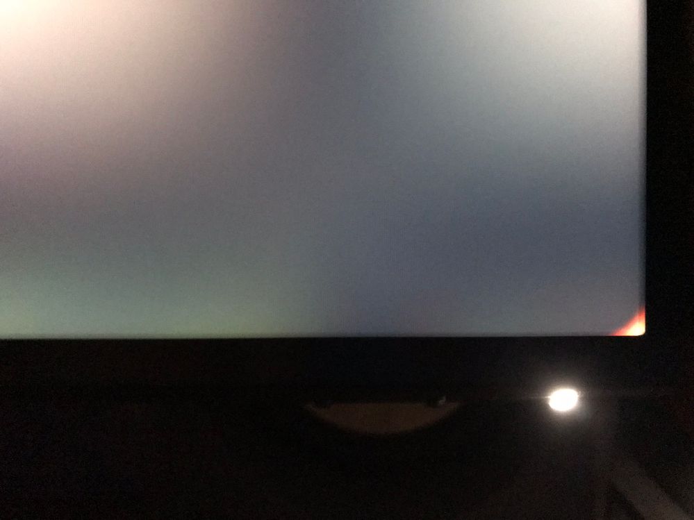 ‎U2718Q, red color bleeding at the corner | DELL Technologies