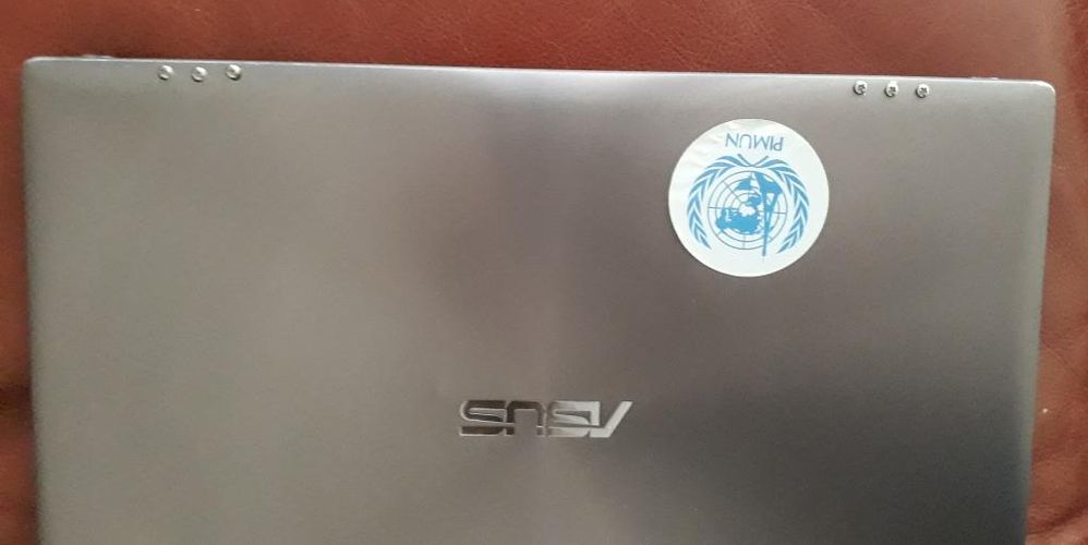 Asus_Vis.jpg Asus_Vis.jpg